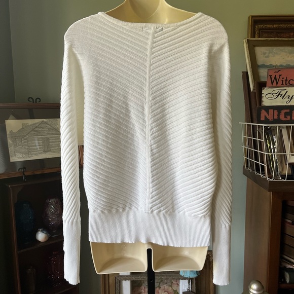 ALFANI BATWING OFF WHITE BLOUSE SIZE LARGE RIBBED PATTERN (FITS SMALL) - Picture 6 of 10